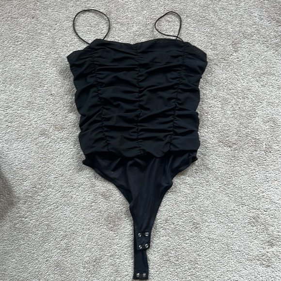 Stretchy black body suit - Picture 1 of 2